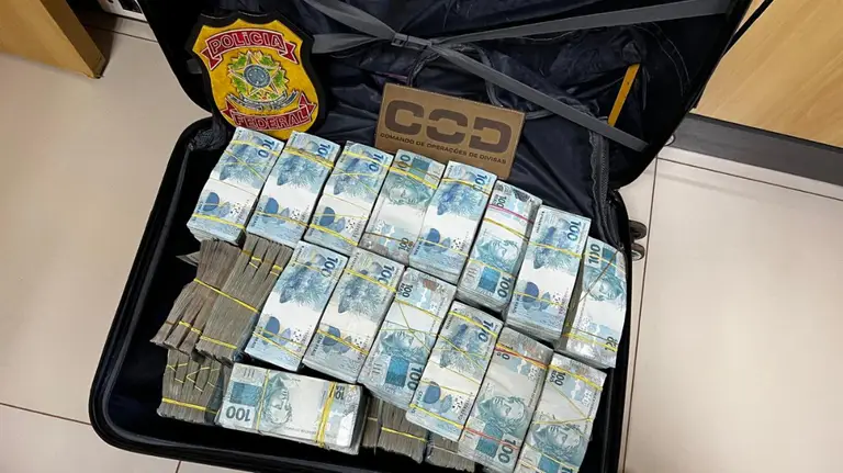 PF apreende mala com R$ 1,7 milhão em espécie com destino a Brasília