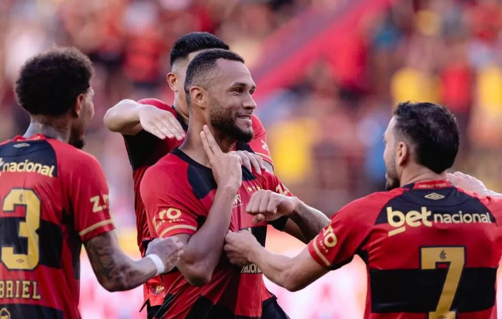 Com gol no fim, Sport vence Santa Cruz e se garante na semifinal do Pernambucano