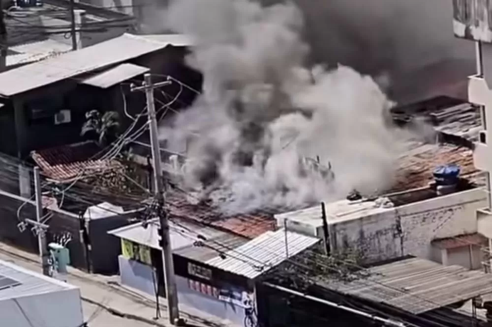 Incêndio atinge mercadinho em Candeias e mobiliza Corpo de Bombeiros