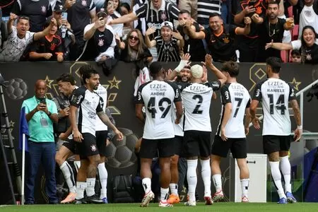 Corinthians desbanca favorito Flamengo, conquista a Supercopa Rei e empilha mais uma taça