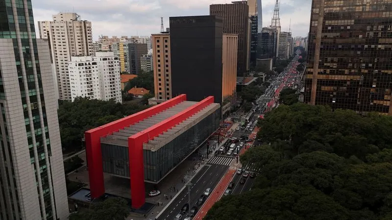 Polícia impede ataque na Avenida Paulista de jovens “sem pauta definida”