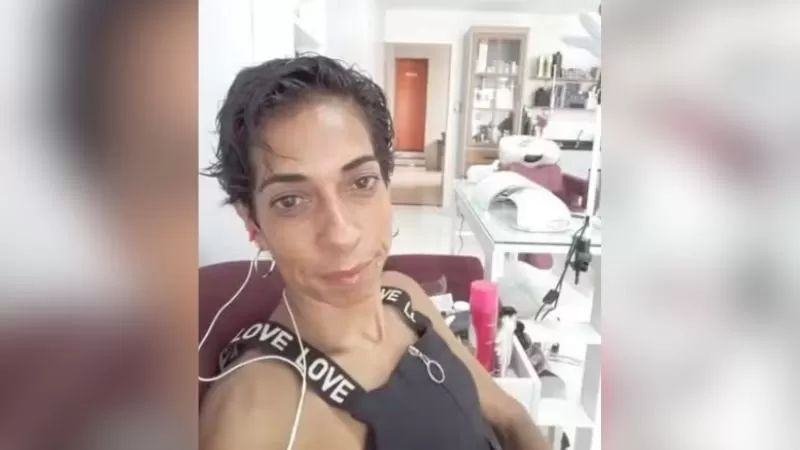 Manicure morre após ser baleada na cabeça enquanto trabalhava no portão de casa