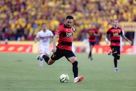 Yago Felipe revela desejo antigo de atuar pelo Sport e lembra Copa do Brasil 2008: “Mexeu comigo”