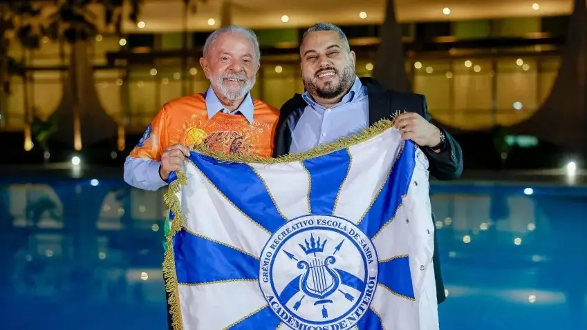 Presidente de escola que homenageará Lula na Sapucaí é demitido da Alerj