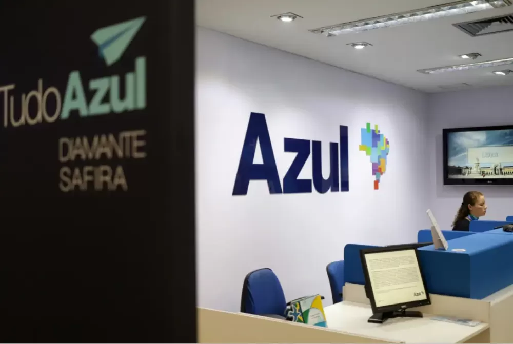 Azul diz que atrasar saída do Chapter 11 pode ameaçar negócios; ação desaba 38%