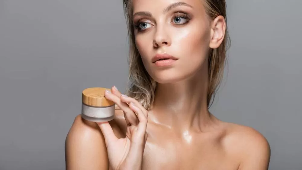 A rotina que deixa a pele com brilho natural, toque macio e aparência saudável sem maquiagem pesada