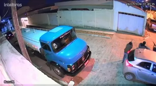 Vídeo mostra trio atirando contra portão de residência em Pesqueira, no Agreste de Pernambuco