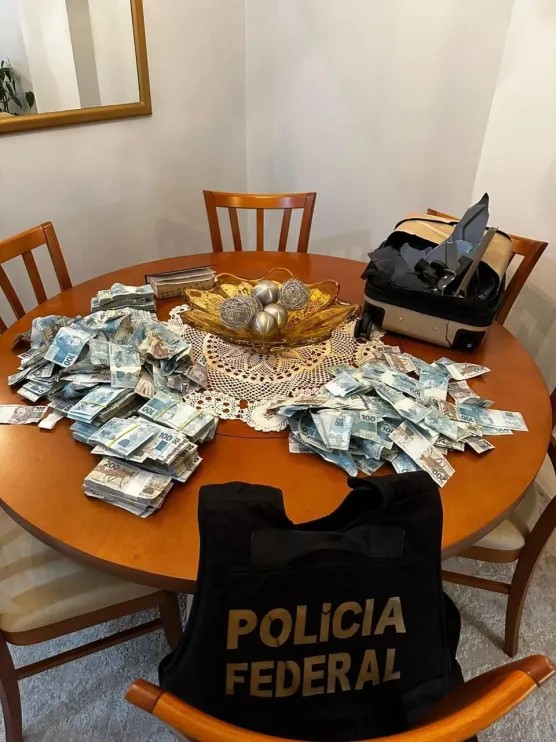 Caso Master: PF diz que R$ 429 mil em espécie foram apreendidos em operação