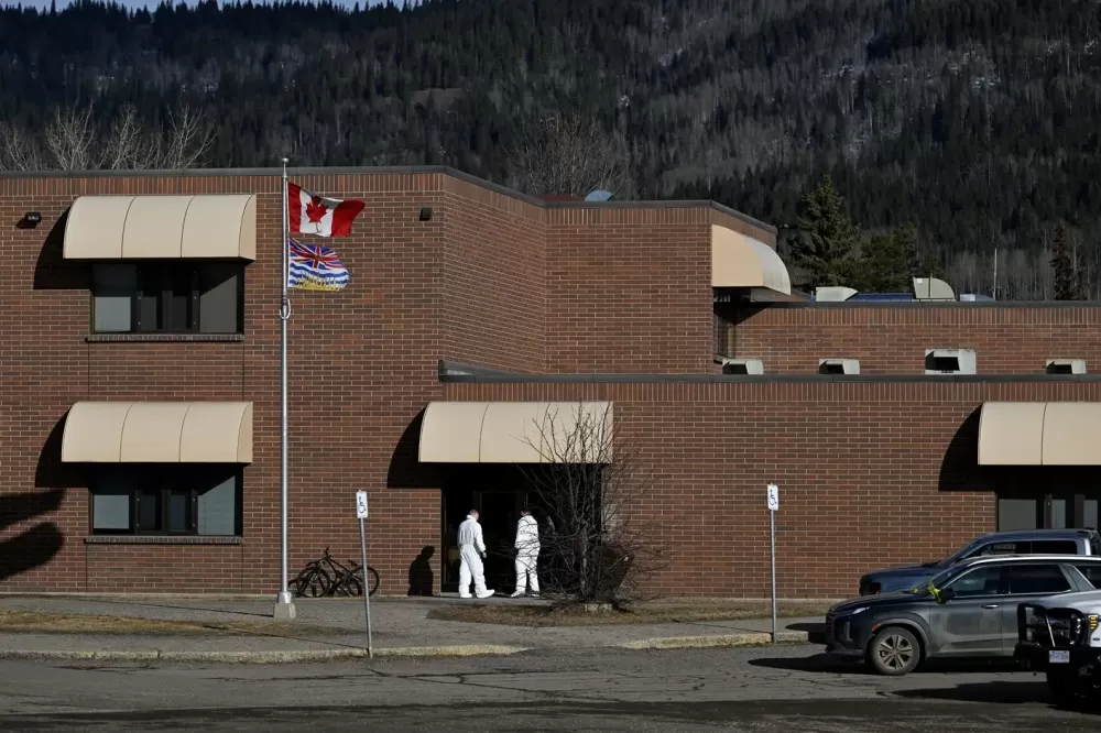 Polícia do Canadá identifica suspeita de 18 anos em tiroteio que deixou nove mortos
