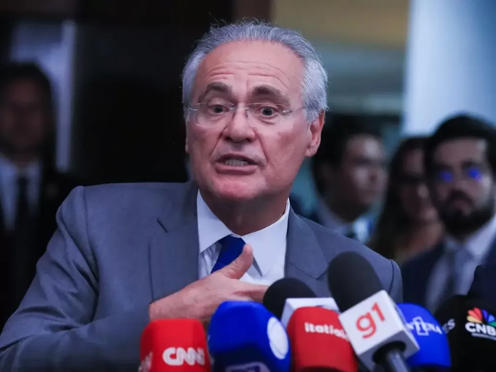 Centrão chantageou um ministro do TCU para acabar com liquidação do Master, diz Renan