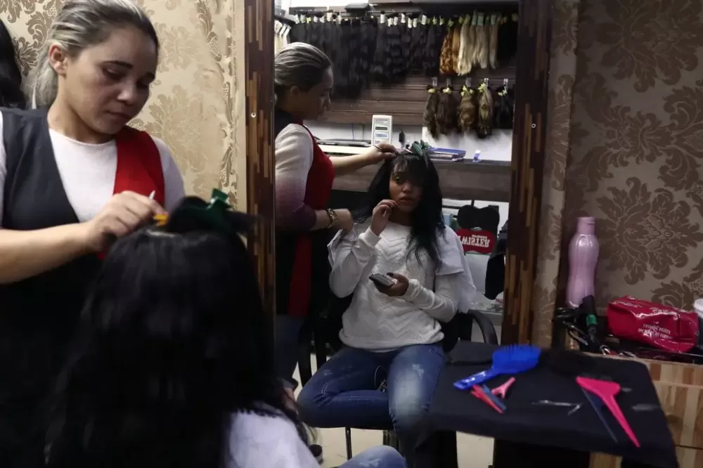 Setor de serviços recua 0,4% em dezembro e frustra projeções do mercado