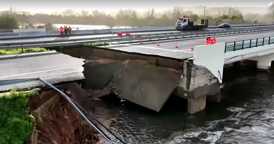 Chuvas provocam desabamento e interditam rodovia que liga Lisboa e Porto, em Portugal