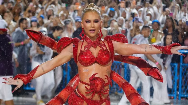 Virginia Fonseca quebra o silêncio sobre rumores de gravidez após surgir com barriga saliente; veja vídeo.