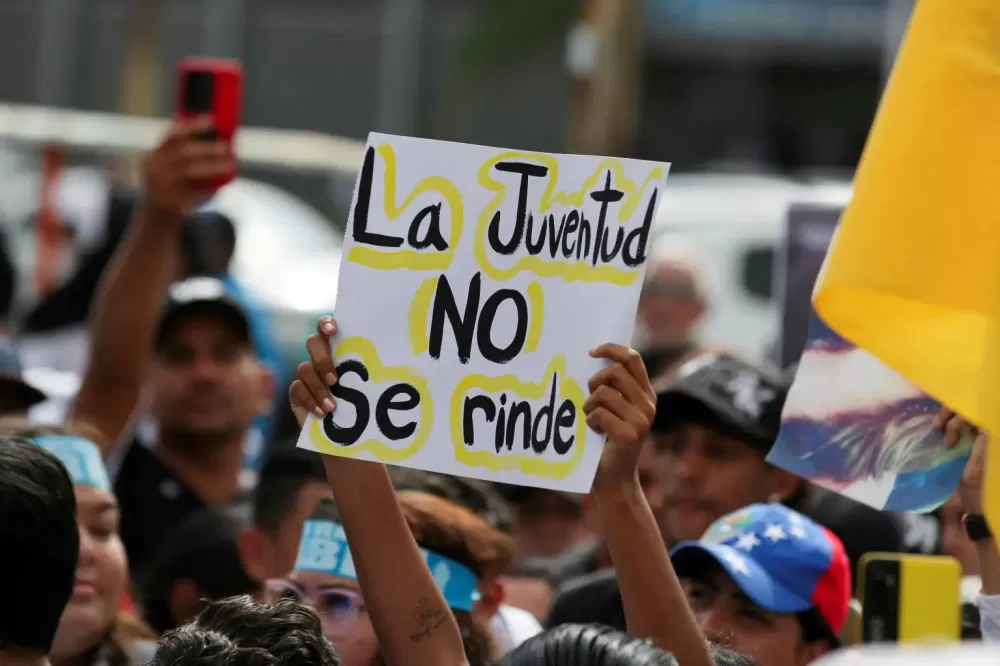 Oposição faz primeira manifestação na Venezuela após queda de Maduro