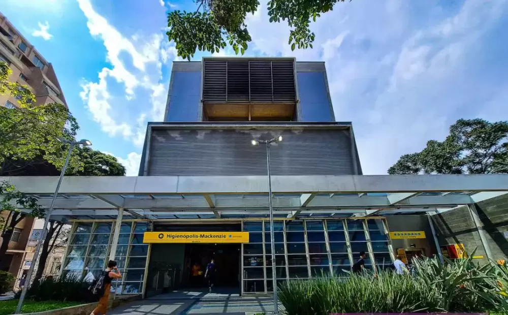 Médico e advogado são esfaqueados na Rua da Consolação, em São Paulo