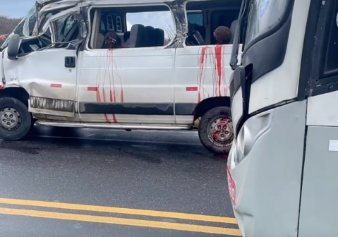 Acidente na PE-103 deixa dois mortos na Serra do Retiro, entre Bezerros e Sairé