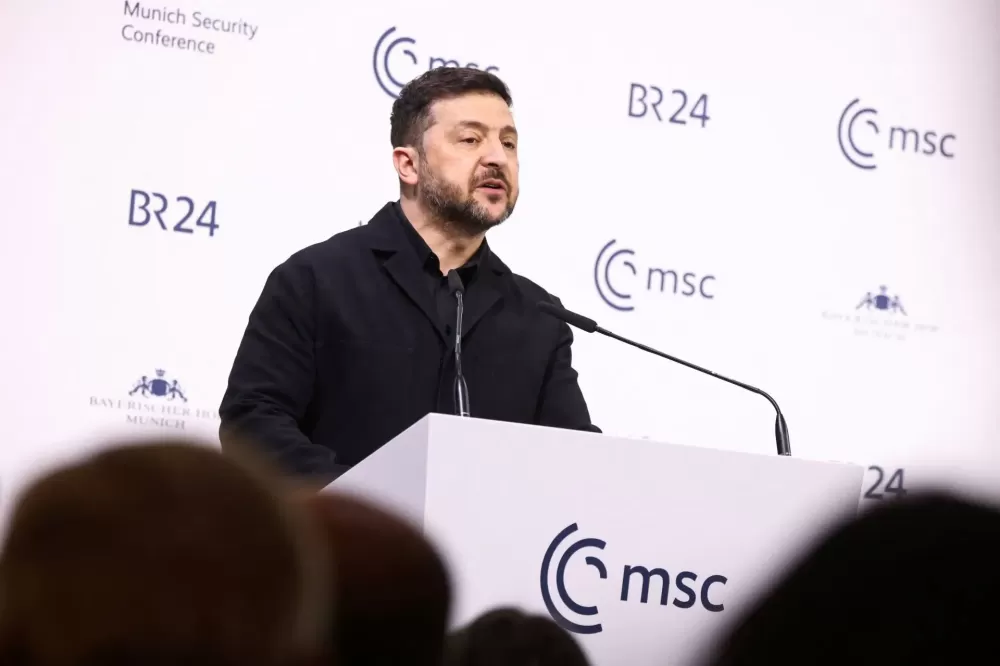 Zelensky pede aos EUA aprovação imediata de garantias de segurança à Ucrânia