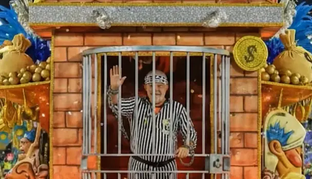 Flávio divulga vídeo de IA ironizando desfile em homenagem a Lula