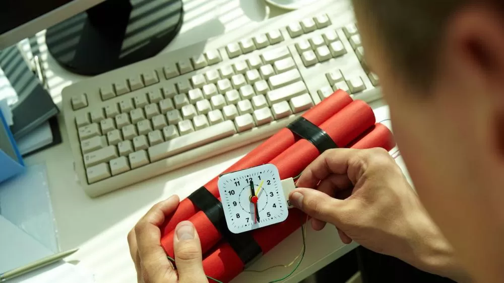 Ameaça de bomba provoca o fechamento de várias escolas