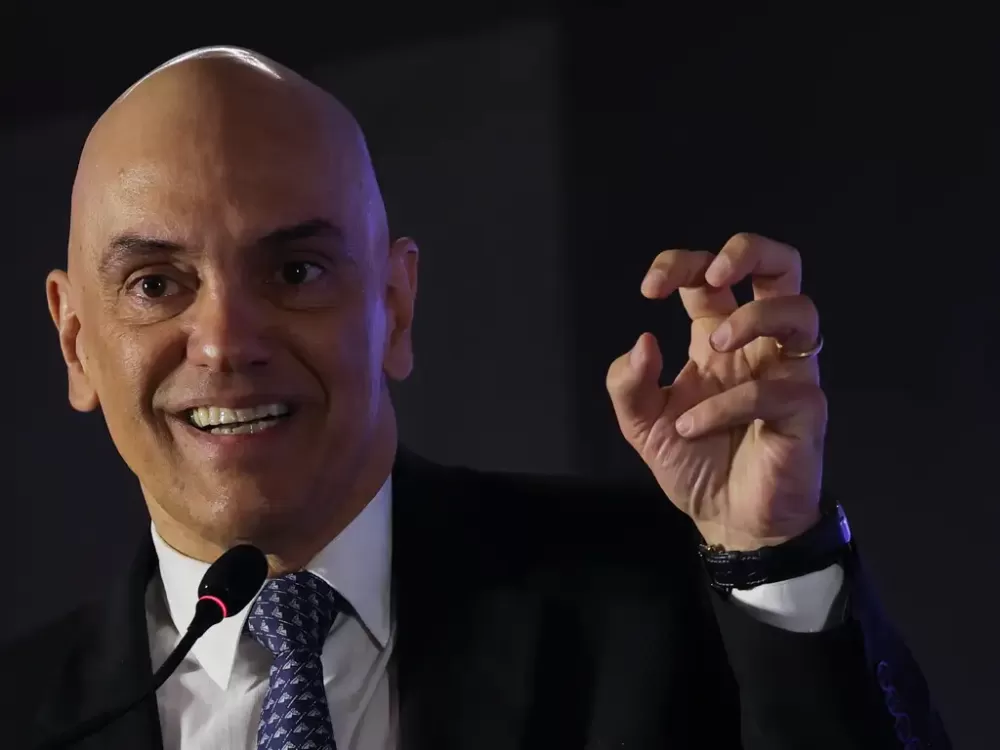 Moraes fala em “coragem” em resposta ao governo Trump
