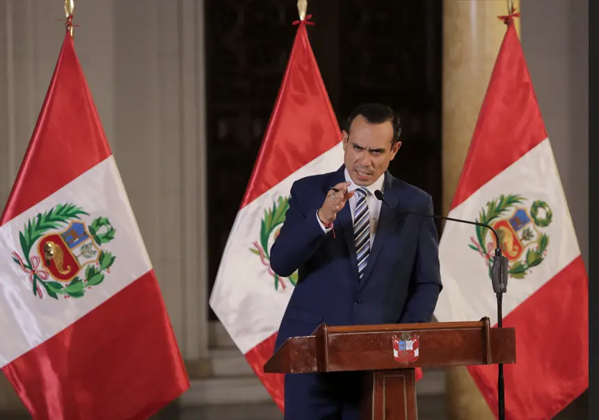 Peru: Turbulência política persiste e analistas recomendam cautela com ações do país