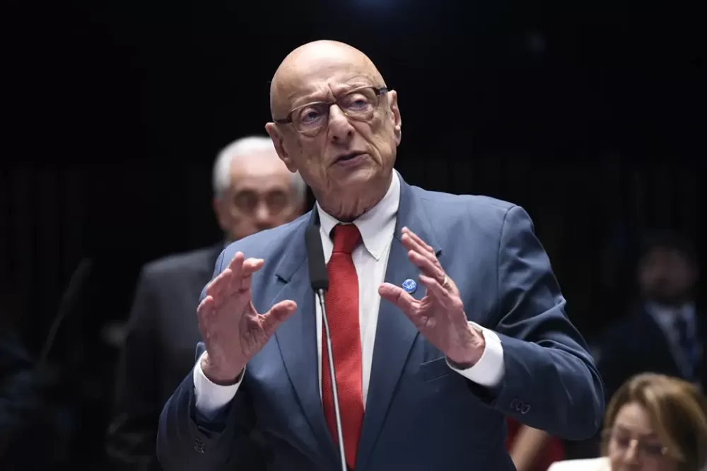 “Ninguém pode me impedir de ser candidato”, diz Amin sobre disputa ao Senado.