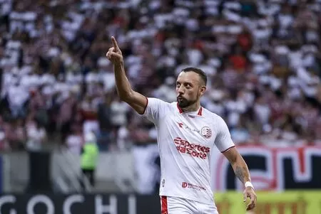 Artilheiro do Pernambucano 2026, Paulo Sérgio busca 30º gol com a camisa do Náutico