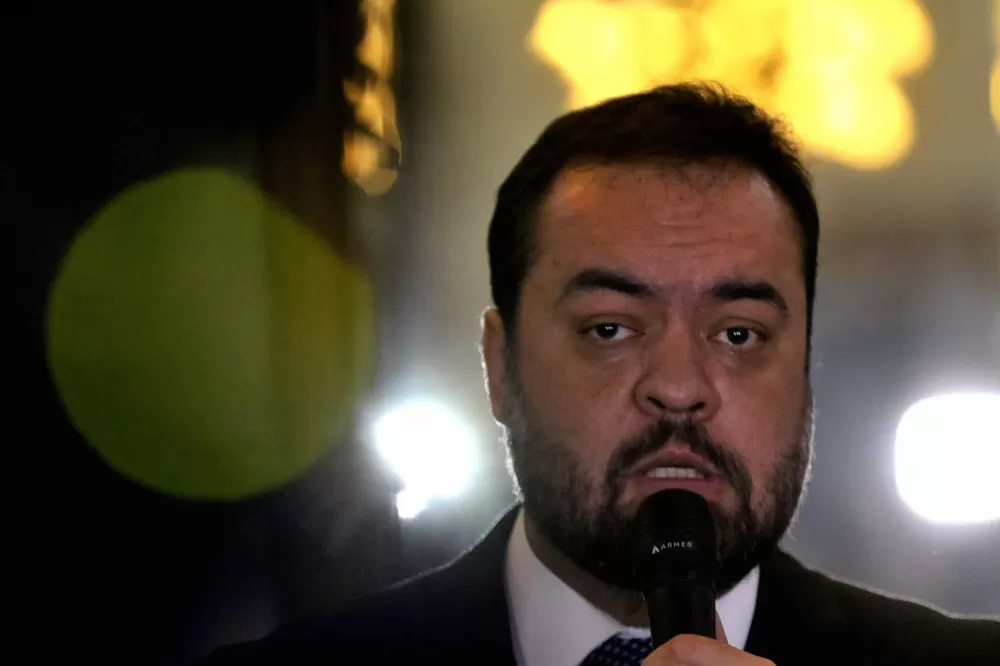 Ministro do TSE libera para julgamento ações que podem cassar governador do Rio