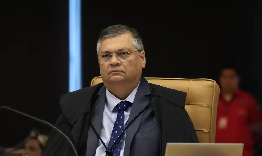 Decisão de Flávio Dino amplia pressão no Congresso por lei sobre supersalários