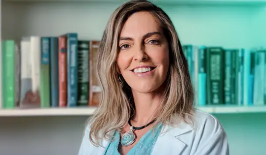 Polilaminina: corte de verbas levou a perda de patente internacional, diz cientista