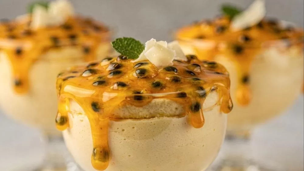 Mousse de maracujá cremosa fica pronta em minutos com 3 ingredientes