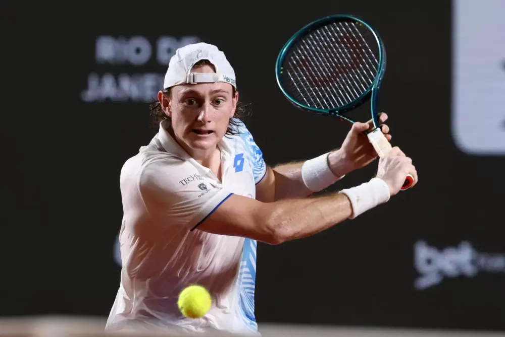 Ignacio Buse, algoz de João Fonseca, derruba Berrettini e vai à semifinal do Rio Open