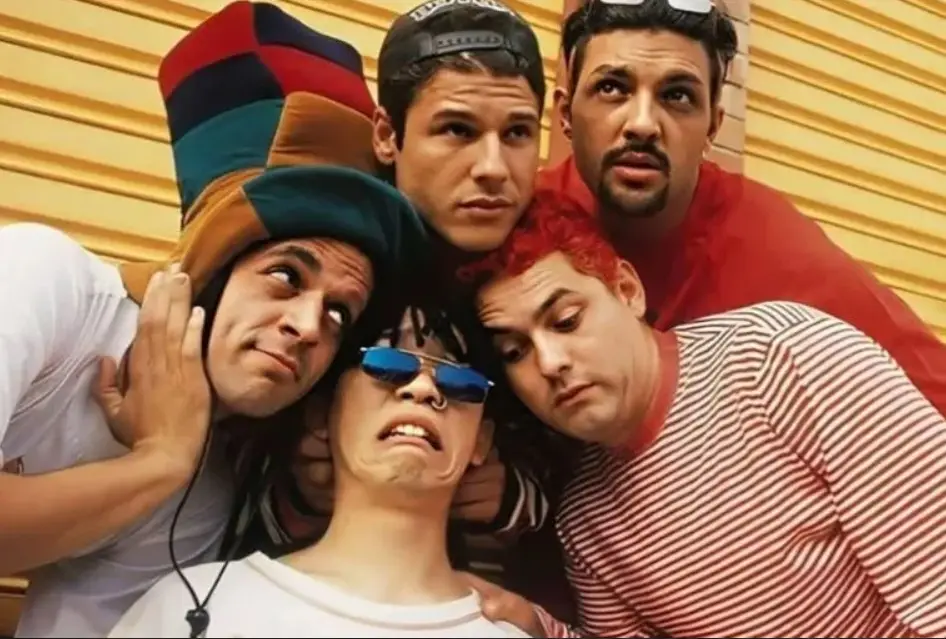 Corpos dos cinco Mamonas Assassinas serão exumados quase 30 anos após acidente