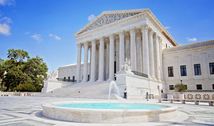 Trump desafia Suprema Corte e promete medidas comerciais “terríveis” após derrota no Judiciário