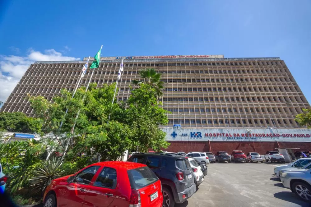 Recém-nascida com fraturas no corpo é internada no Hospital da Restauração, no Recife