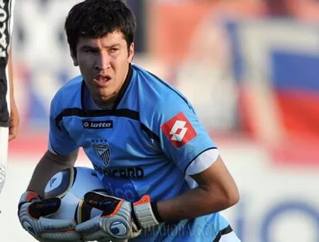 Operação prende ex-goleiro finalista da Libertadores por suspeita de tráfico