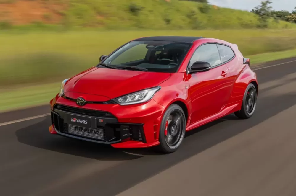 Toyota GR Yaris entra em pré-venda e tem opções de câmbio; saiba preço.
