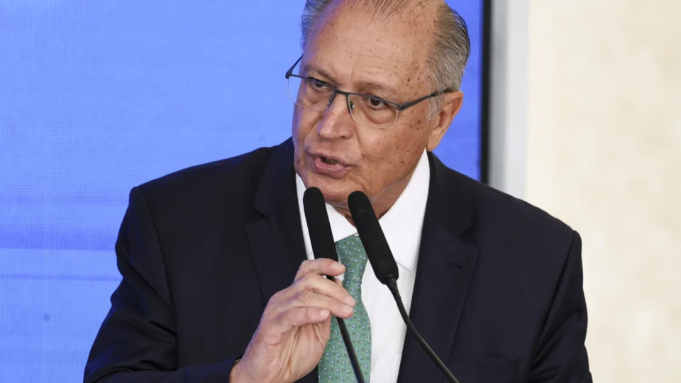 Alckmin deve discutir sobretaxas de Trump com secretário de Comércio dos EUA nesta 6ª