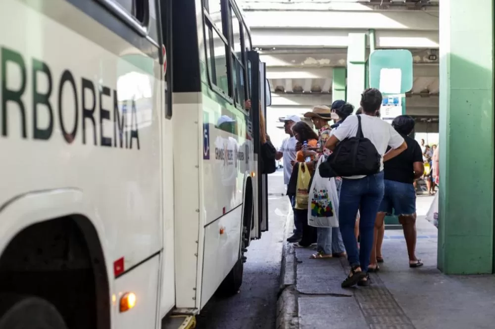 Cronograma de licitação de ônibus do Grande Recife sofre mais um adiamento