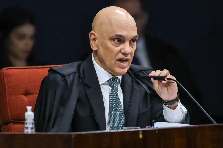 Moraes determina tornozeleira em mais um suspeito de vazamento de dados dos ministros