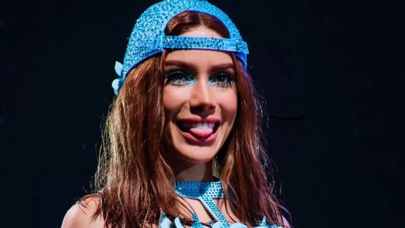 Anitta admite erro na carreira exterior e dispara: “aí a conta não fecha”