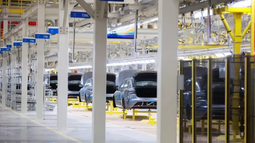 Confiança da indústria do Brasil melhora em fevereiro pelo 3º mês