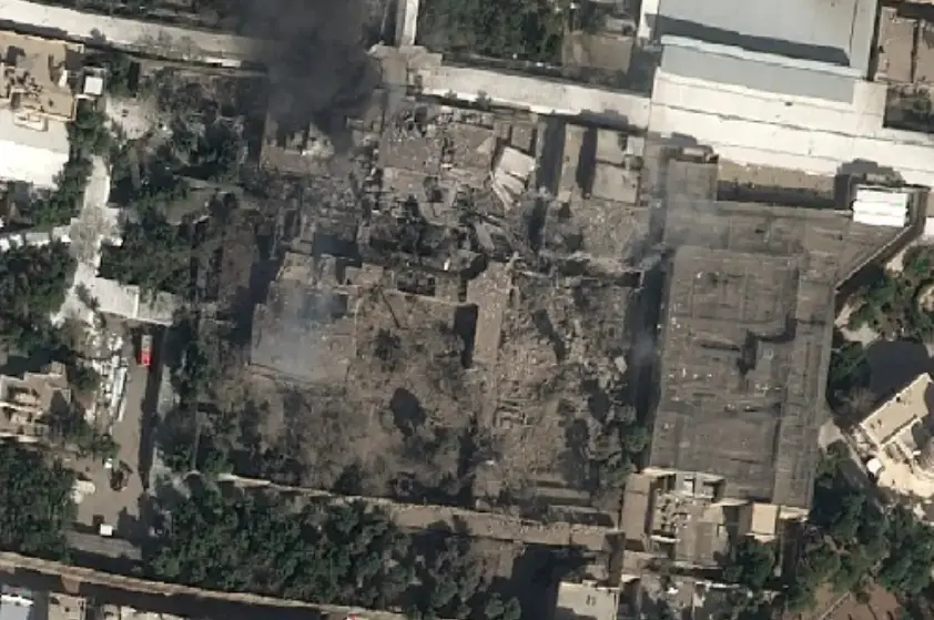 Imagem de satélite revela destruição em complexo ligado ao líder supremo do Irã