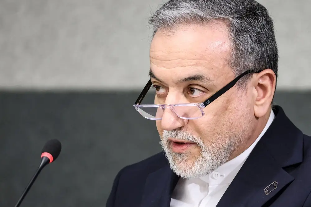 Chanceler do Irã diz que Ali Khamenei “está vivo” e condiciona diálogo a cessar-fogo