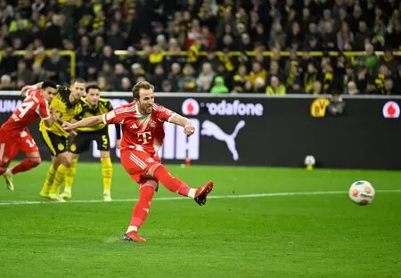 Bayern vira confronto direto na casa do Borussia Dortmund e encaminha o 35º título do Alemão