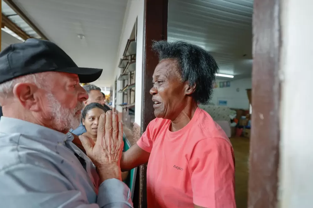 Lula diz que auxiliará MG após chuvas e que repetirá modelo de reconstrução do RS