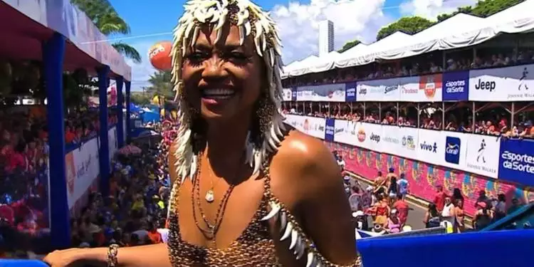 Recife ama o Pará e o Pará ama Pernambuco', diz Gaby Amarantos no Galo da Madrugada