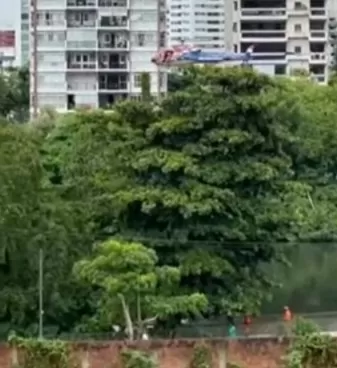 Bombeiros são acionados para procurar homem que afundou com caiaque no Rio Capibaribe, nas Graças.