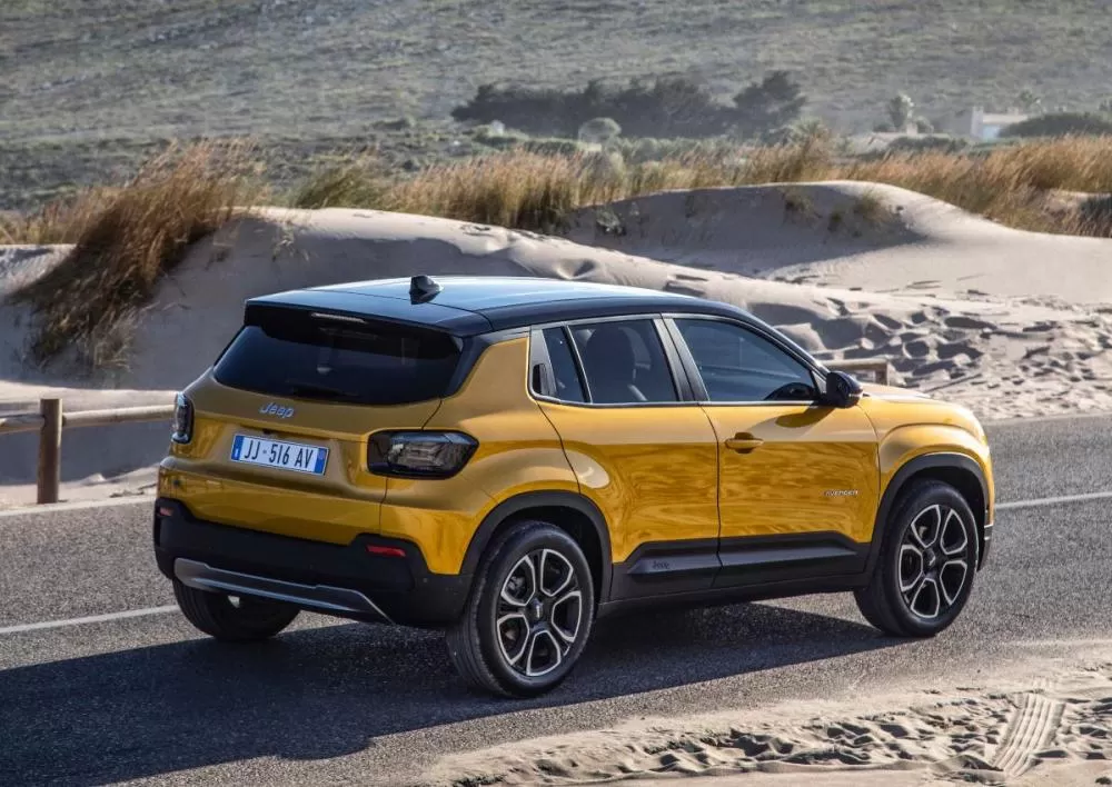 Jeep Avenger em 2025 no Brasil? Descubra tudo sobre o novo SUV que pode substituir o Renegade no mercado! 