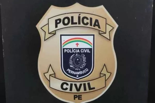 Jovem é flagrado vendendo remédio para emagrecer de forma ilegal em estacionamento de faculdade em Olinda